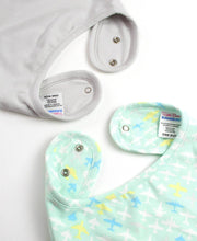 Load image into Gallery viewer, Baby Bandana Bibs Knit 2-Pack - Dove Gray &amp; Take Flight
